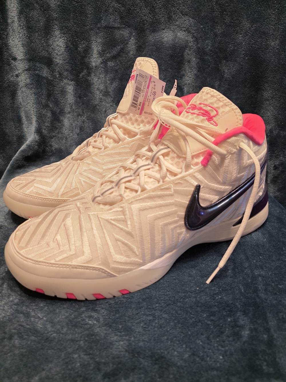Nike Men's Labrons White and Pink Performance Basketball Shoes